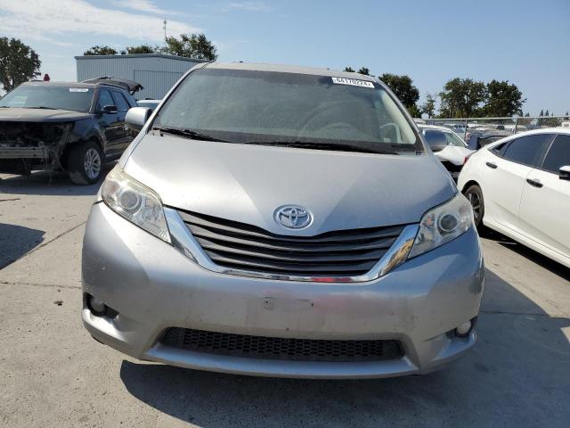 Photo 4 VIN: 5TDYK3DC7ES458674 - TOYOTA SIENNA XLE 