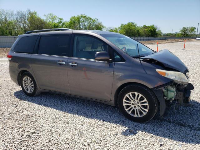 Photo 3 VIN: 5TDYK3DC7ES469237 - TOYOTA SIENNA XLE 