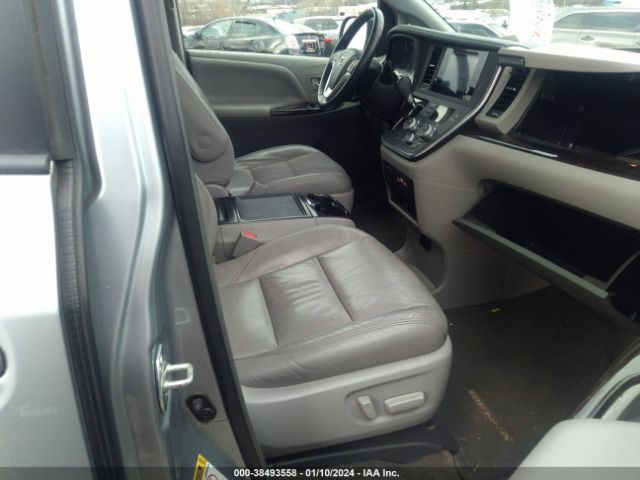 Photo 4 VIN: 5TDYK3DC7FS622751 - TOYOTA SIENNA 