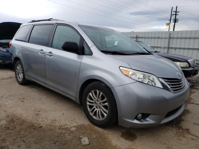 Photo 3 VIN: 5TDYK3DC7FS674395 - TOYOTA SIENNA XLE 