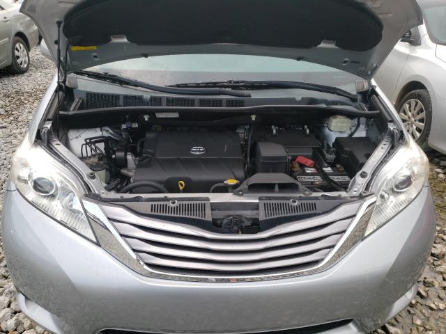 Photo 6 VIN: 5TDYK3DC7FS684960 - TOYOTA SIENNA XLE 