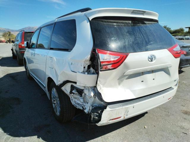 Photo 2 VIN: 5TDYK3DC7GS735424 - TOYOTA SIENNA XLE 