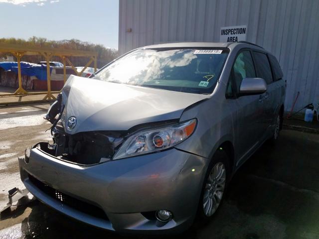 Photo 1 VIN: 5TDYK3DC7GS736881 - TOYOTA SIENNA XLE 