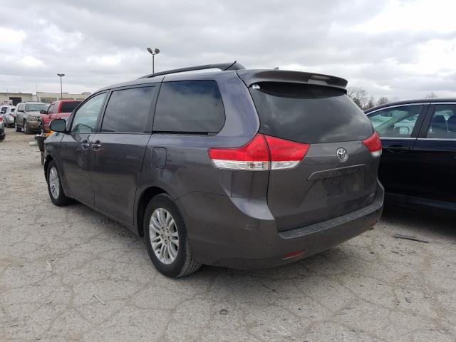 Photo 2 VIN: 5TDYK3DC8BS017356 - TOYOTA SIENNA XLE 