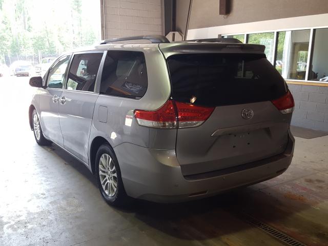 Photo 2 VIN: 5TDYK3DC8BS028521 - TOYOTA SIENNA XLE 