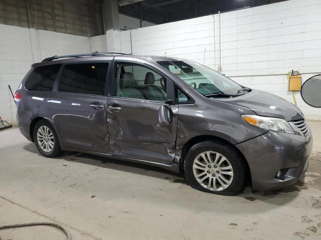 Photo 3 VIN: 5TDYK3DC8BS032939 - TOYOTA SIENNA XLE 