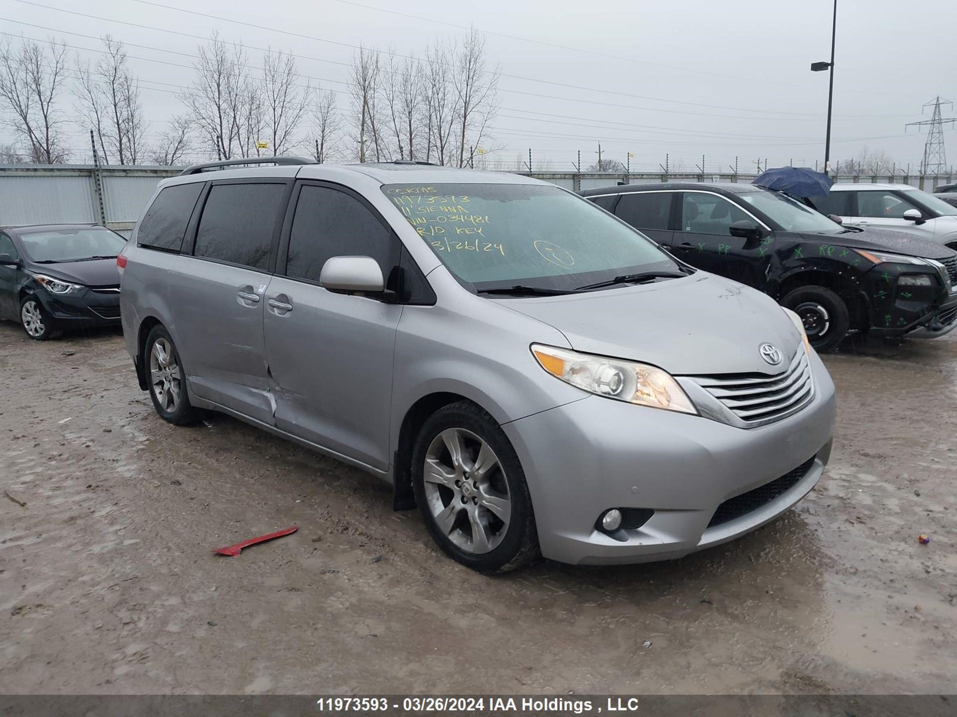 Photo 0 VIN: 5TDYK3DC8BS034481 - TOYOTA SIENNA 