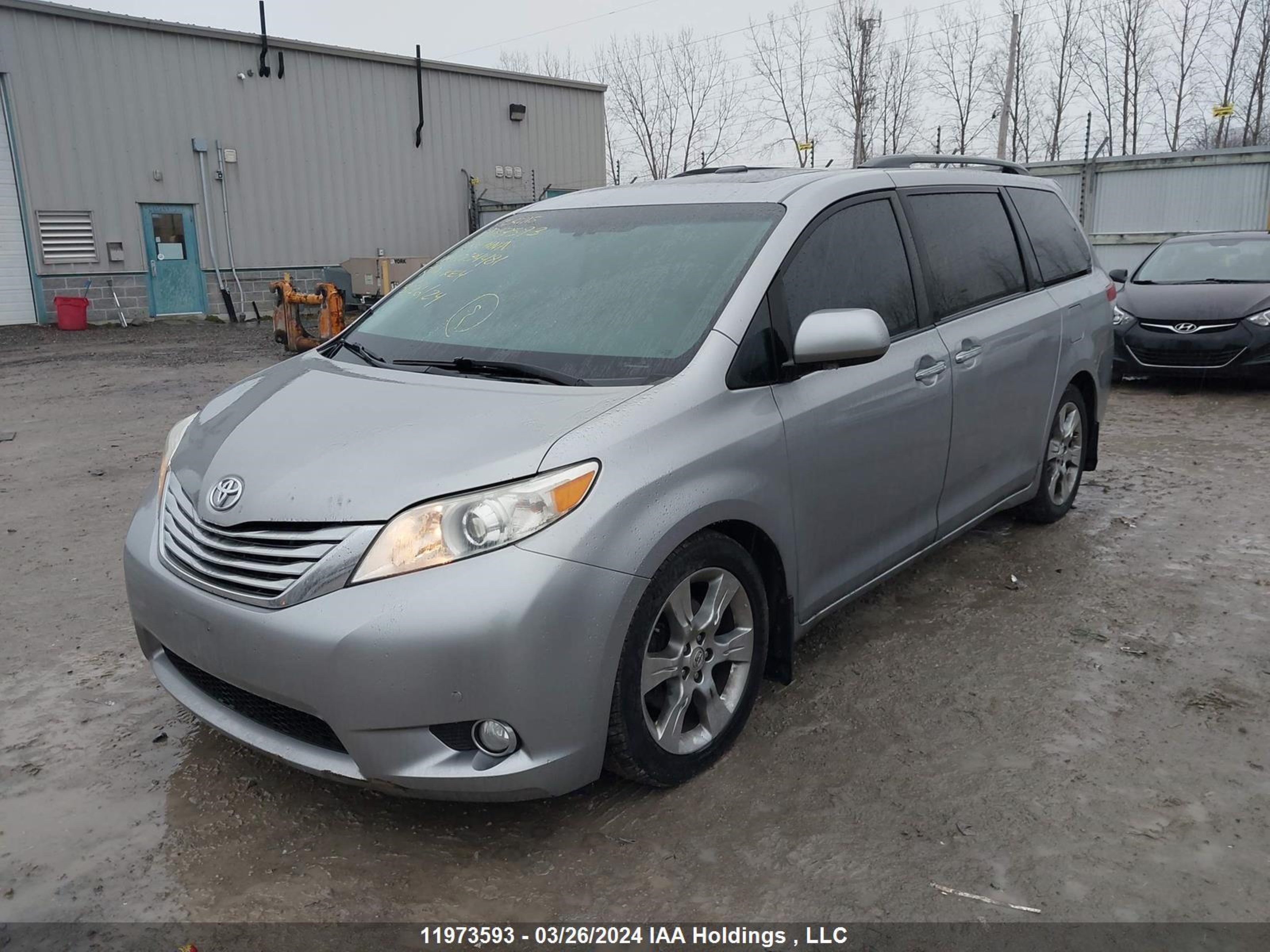 Photo 1 VIN: 5TDYK3DC8BS034481 - TOYOTA SIENNA 