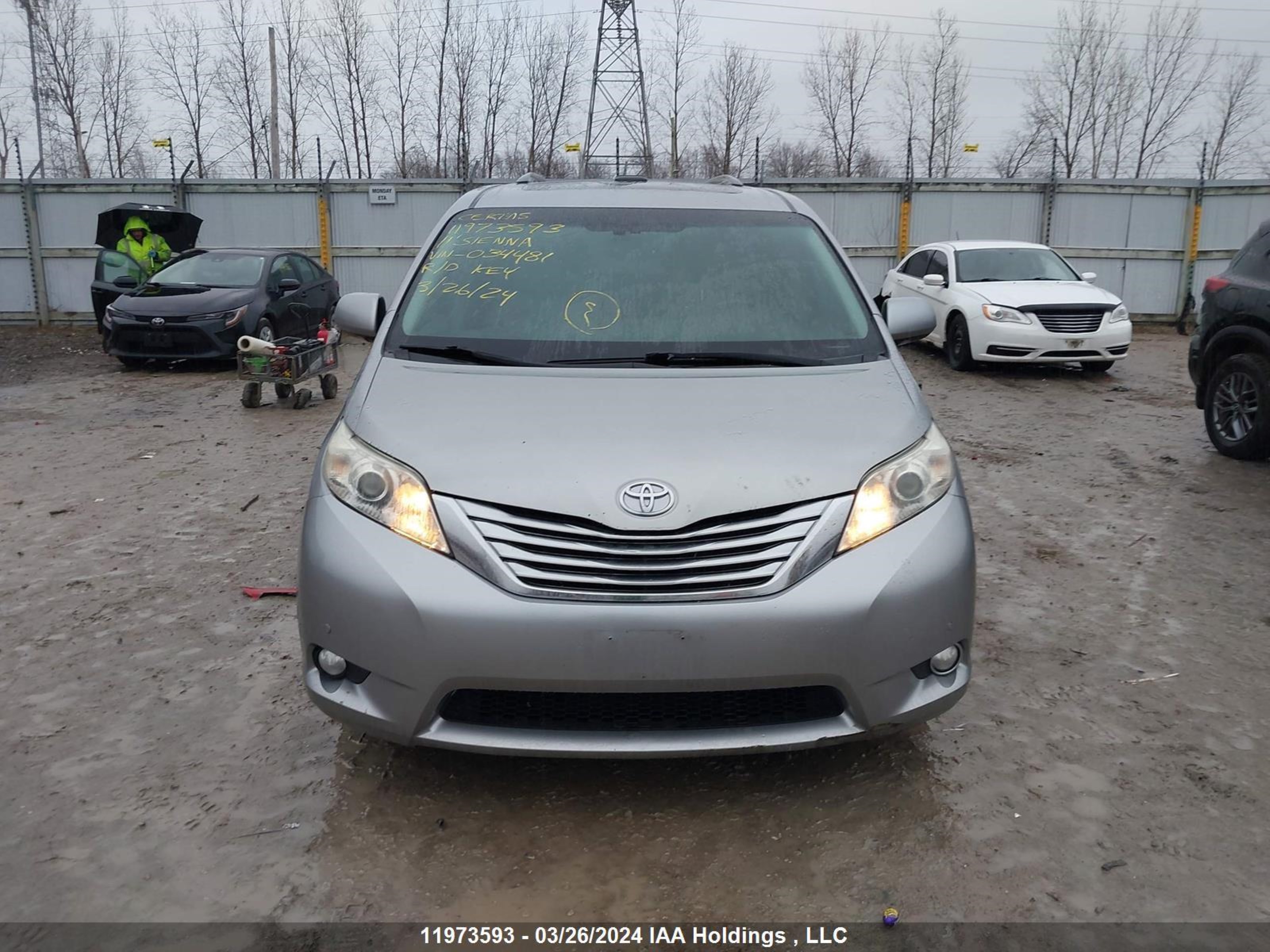 Photo 11 VIN: 5TDYK3DC8BS034481 - TOYOTA SIENNA 