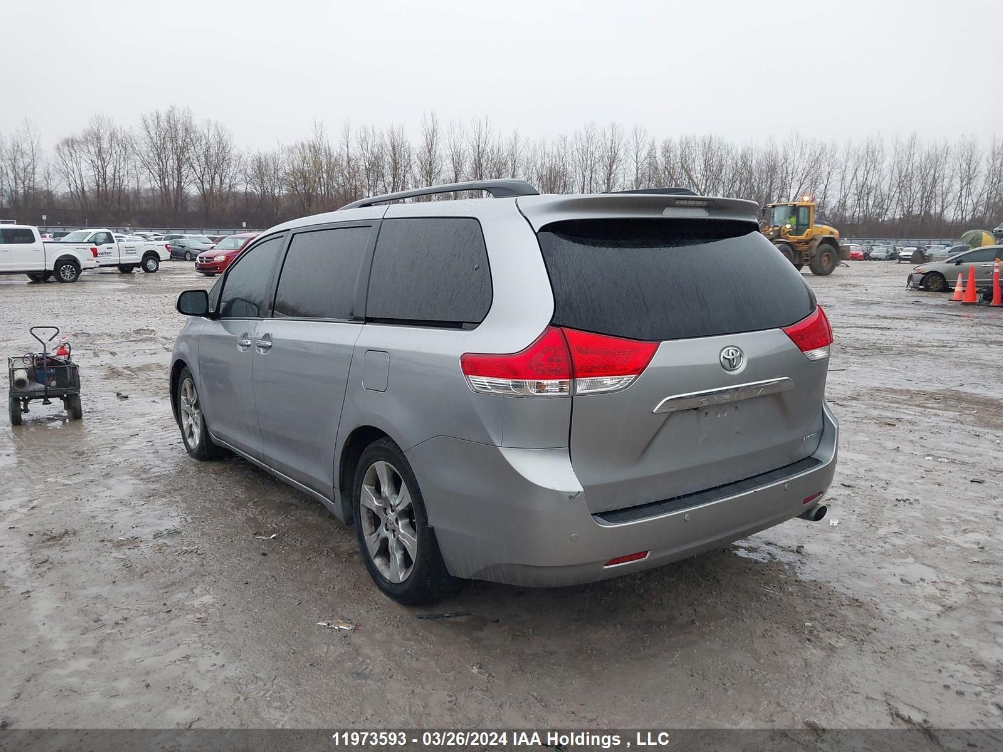 Photo 2 VIN: 5TDYK3DC8BS034481 - TOYOTA SIENNA 