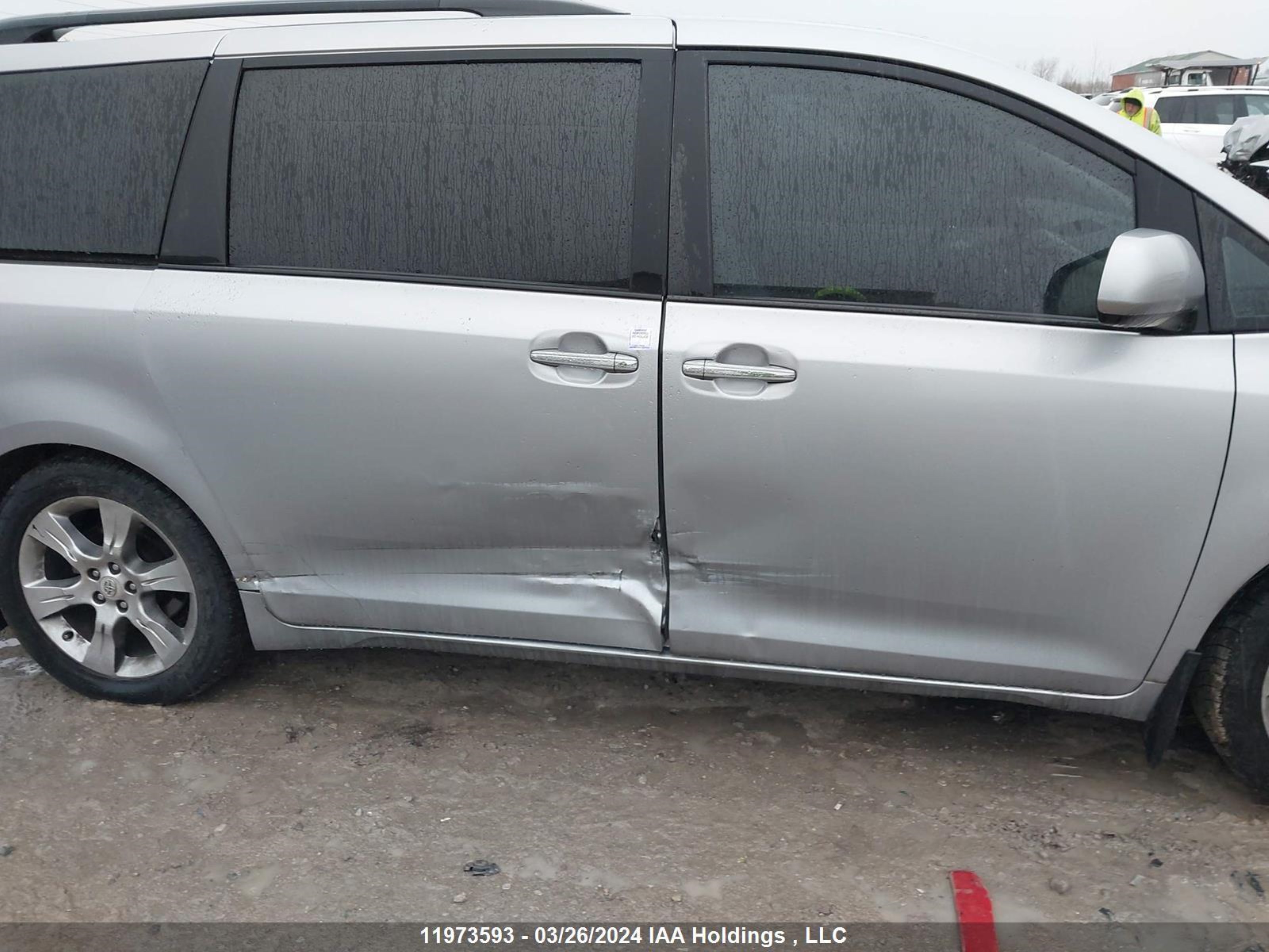 Photo 5 VIN: 5TDYK3DC8BS034481 - TOYOTA SIENNA 