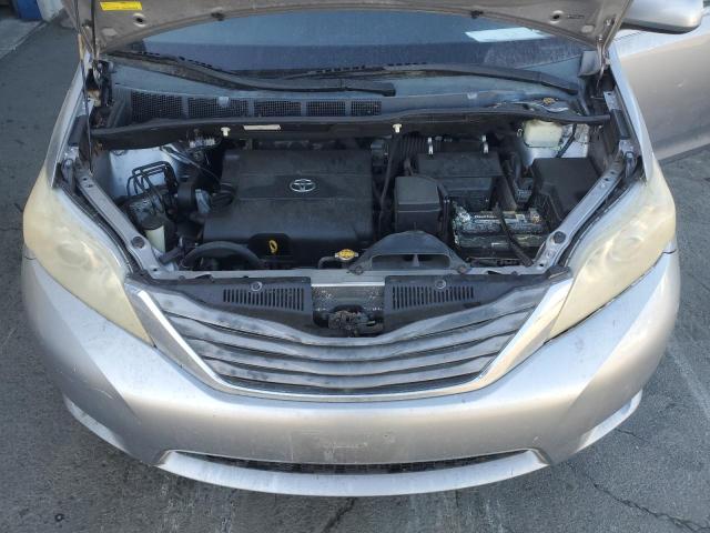 Photo 11 VIN: 5TDYK3DC8BS035596 - TOYOTA SIENNA XLE 