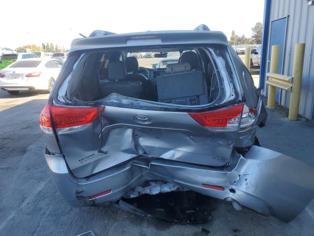 Photo 5 VIN: 5TDYK3DC8BS035596 - TOYOTA SIENNA XLE 