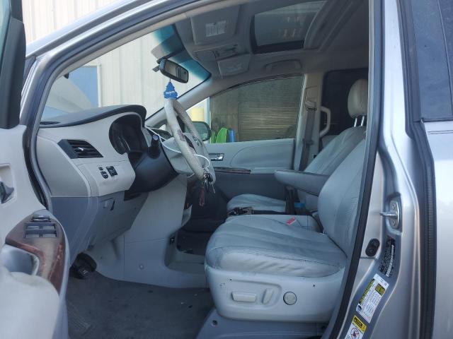 Photo 6 VIN: 5TDYK3DC8BS035596 - TOYOTA SIENNA XLE 