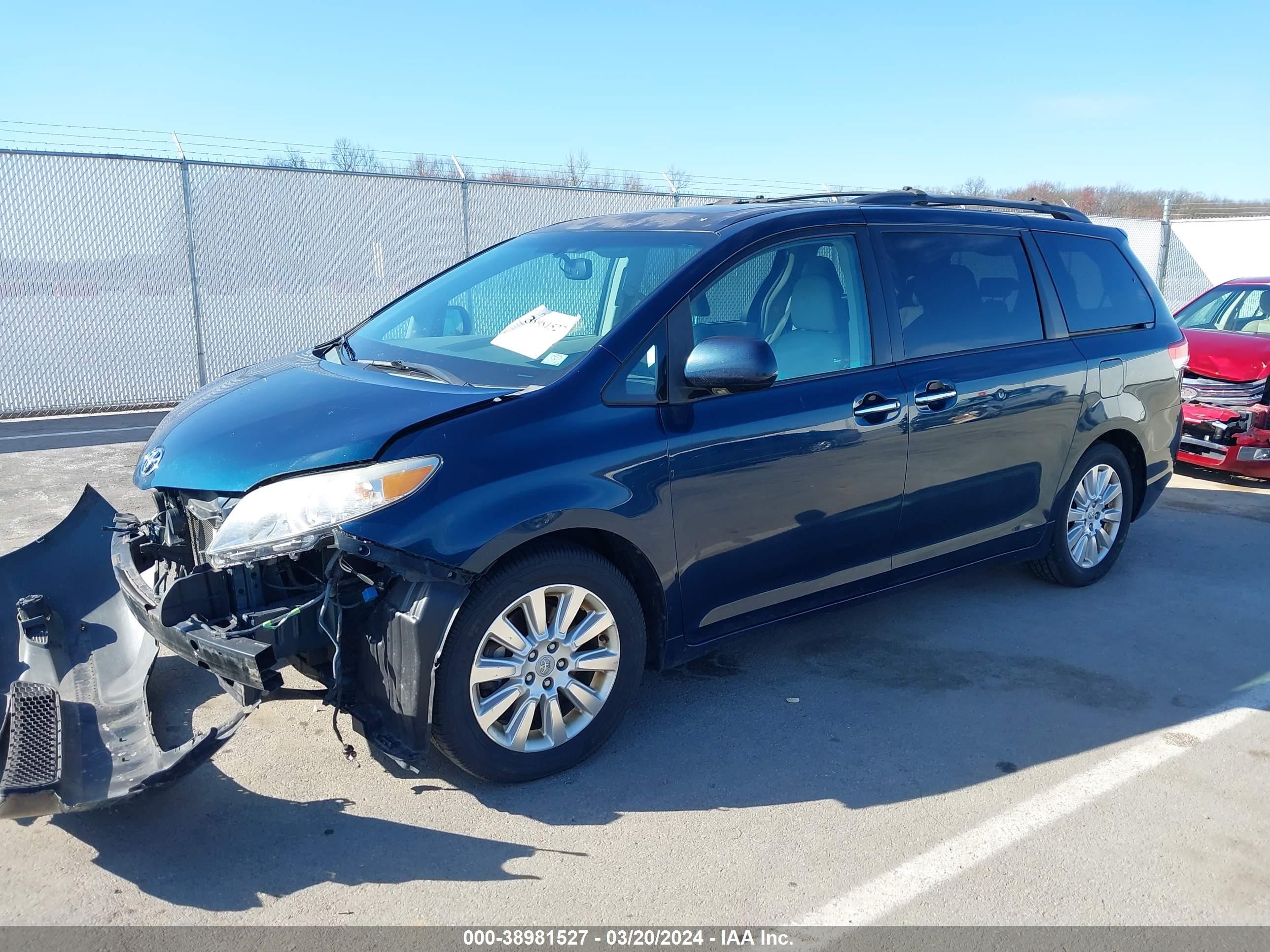 Photo 1 VIN: 5TDYK3DC8BS045206 - TOYOTA SIENNA 