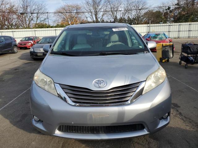 Photo 4 VIN: 5TDYK3DC8BS055637 - TOYOTA SIENNA XLE 