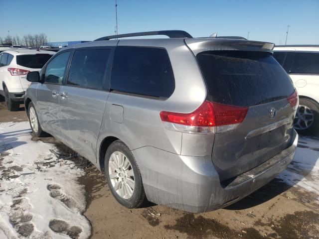 Photo 2 VIN: 5TDYK3DC8BS056240 - TOYOTA SIENNA XLE 