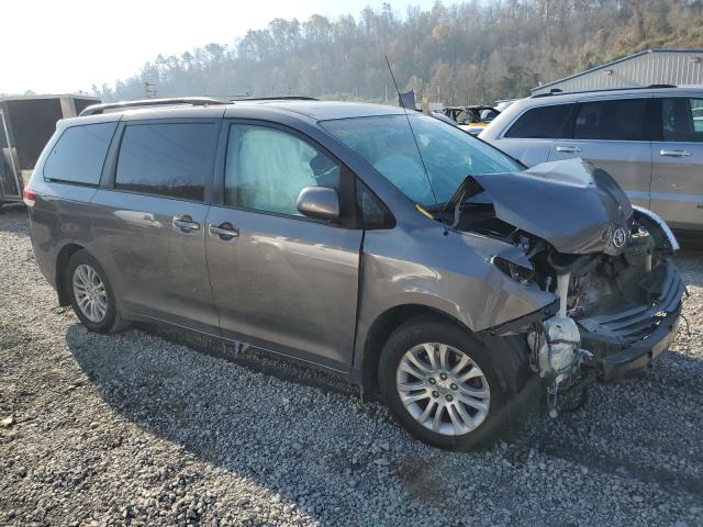 Photo 3 VIN: 5TDYK3DC8BS063236 - TOYOTA SIENNA XLE 