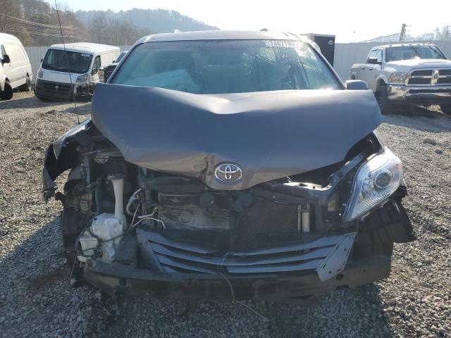 Photo 4 VIN: 5TDYK3DC8BS063236 - TOYOTA SIENNA XLE 