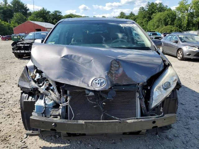 Photo 4 VIN: 5TDYK3DC8BS080666 - TOYOTA SIENNA XLE 