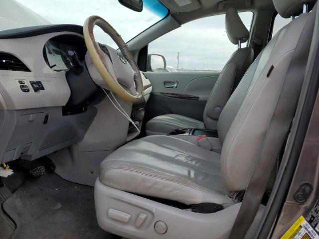 Photo 6 VIN: 5TDYK3DC8BS098844 - TOYOTA SIENNA XLE 