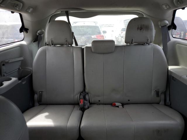 Photo 9 VIN: 5TDYK3DC8BS098844 - TOYOTA SIENNA XLE 