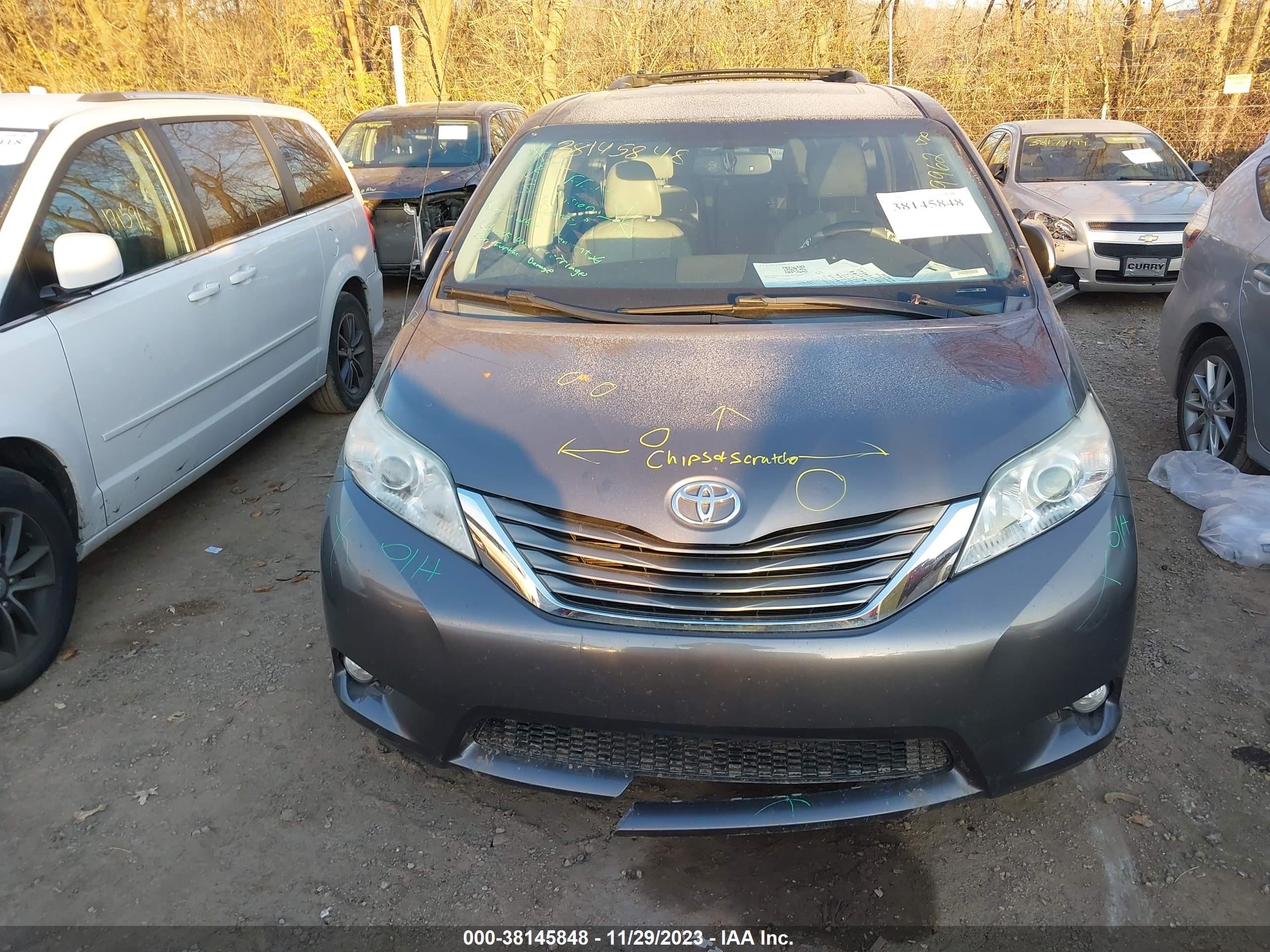 Photo 11 VIN: 5TDYK3DC8BS139361 - TOYOTA SIENNA 