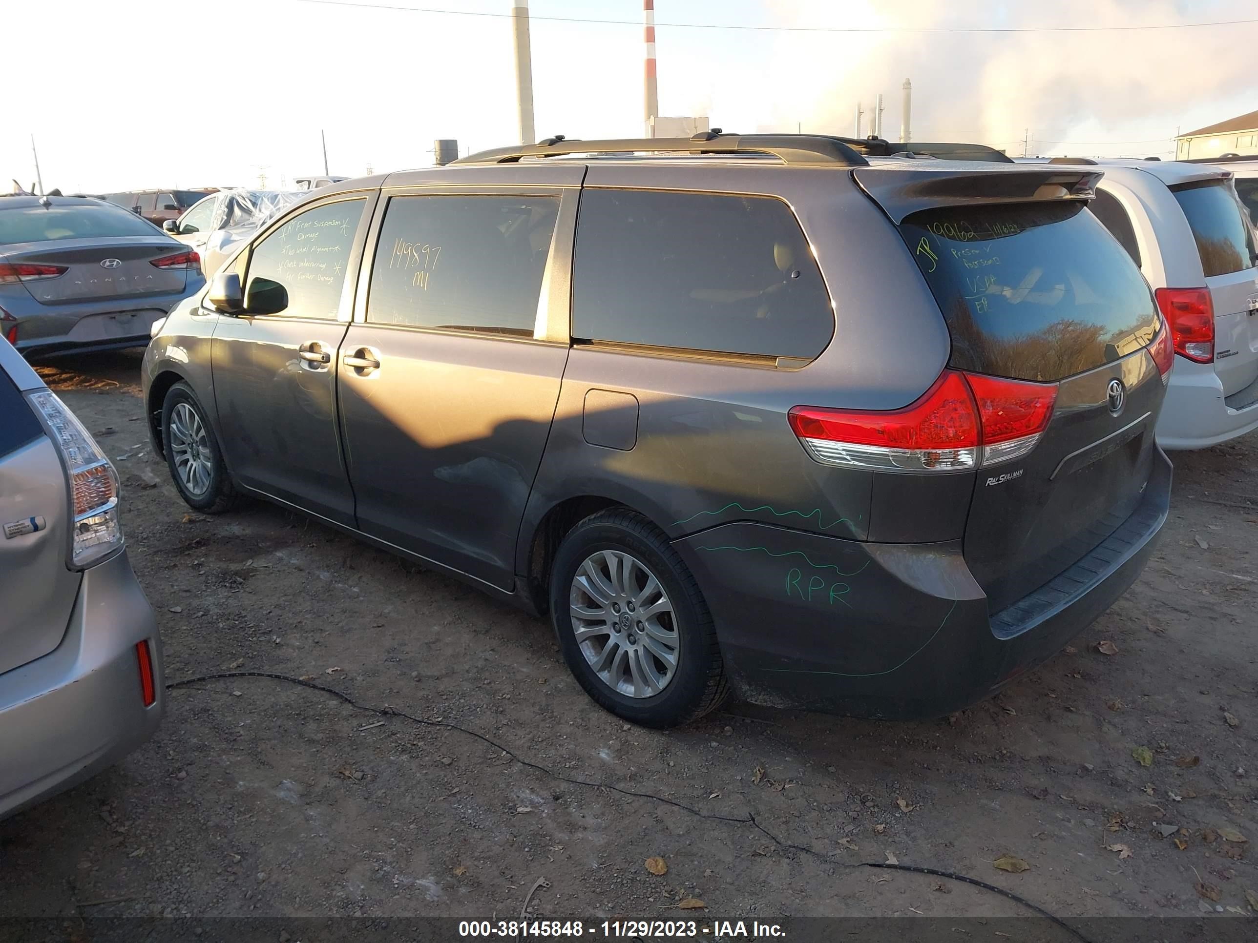 Photo 2 VIN: 5TDYK3DC8BS139361 - TOYOTA SIENNA 