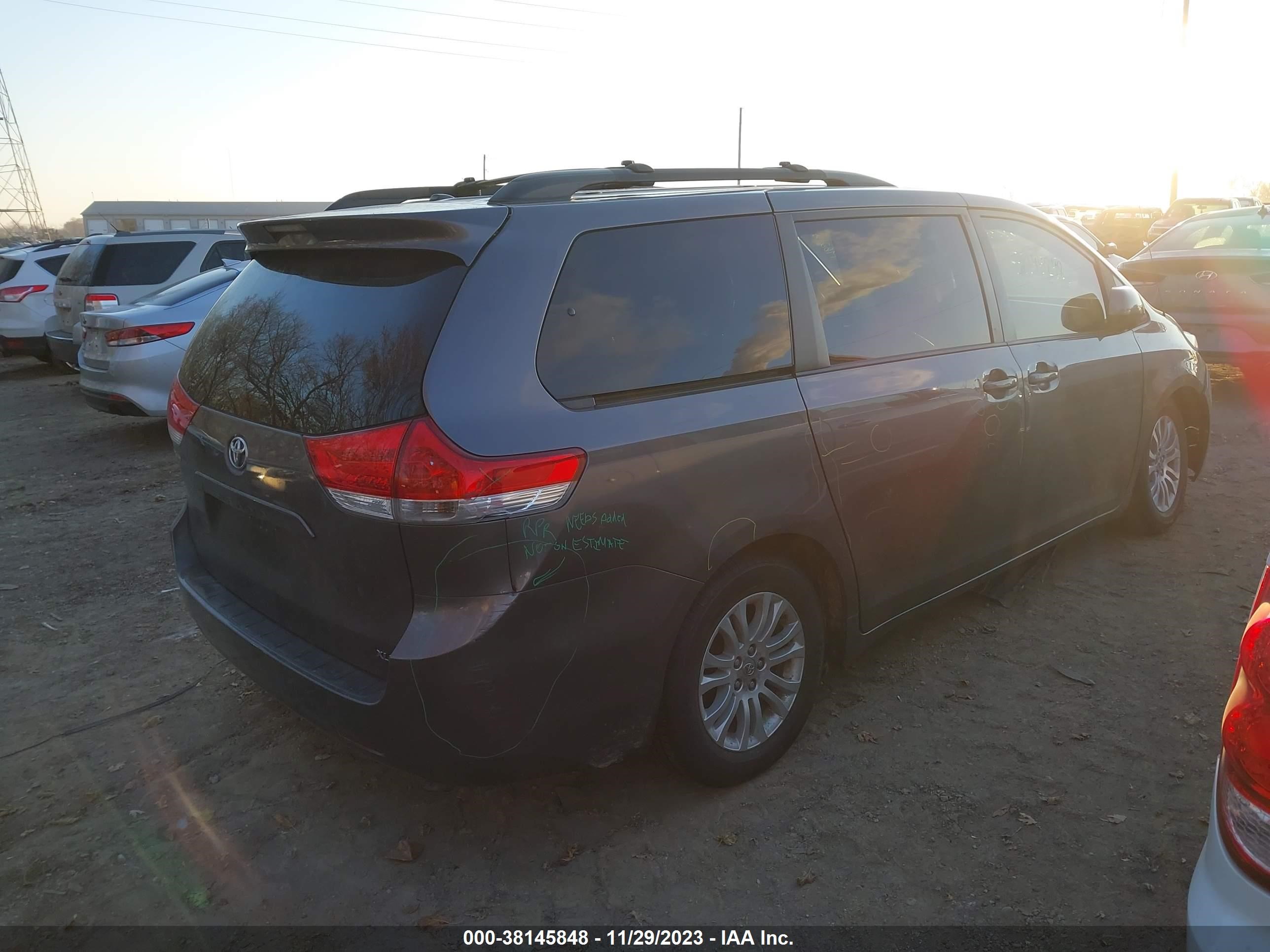 Photo 3 VIN: 5TDYK3DC8BS139361 - TOYOTA SIENNA 