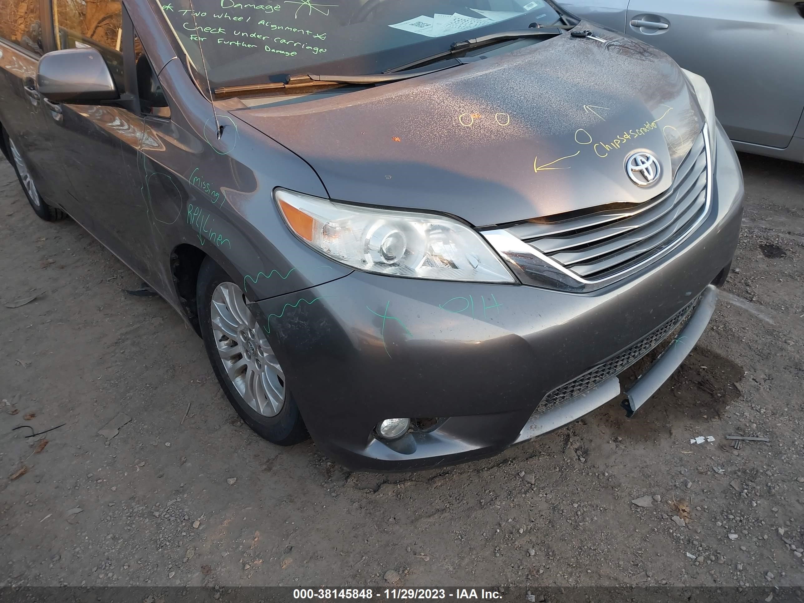 Photo 5 VIN: 5TDYK3DC8BS139361 - TOYOTA SIENNA 