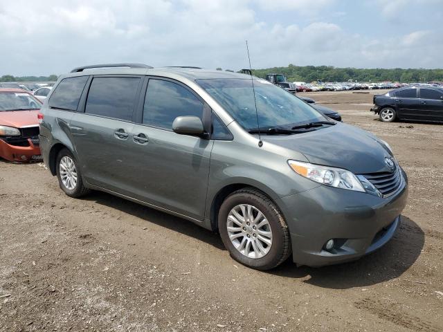 Photo 3 VIN: 5TDYK3DC8BS147752 - TOYOTA SIENNA XLE 