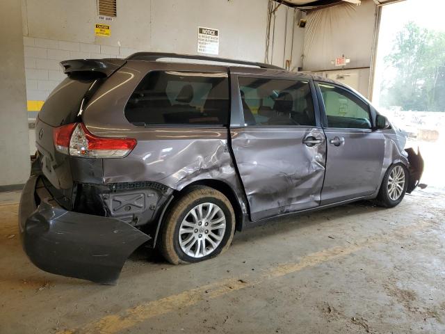 Photo 2 VIN: 5TDYK3DC8BS167077 - TOYOTA SIENNA XLE 