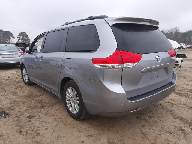 Photo 2 VIN: 5TDYK3DC8CS183507 - TOYOTA SIENNA XLE 