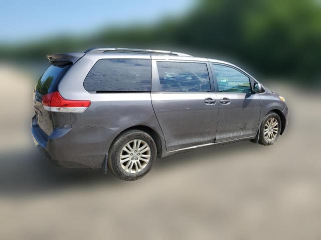 Photo 2 VIN: 5TDYK3DC8CS188870 - TOYOTA SIENNA XLE 