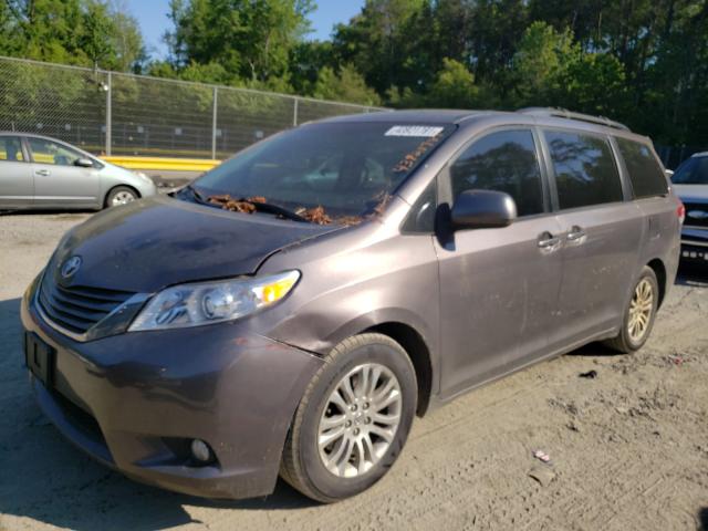 Photo 1 VIN: 5TDYK3DC8CS218403 - TOYOTA SIENNA XLE 