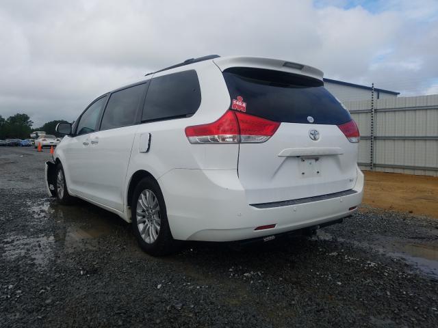 Photo 2 VIN: 5TDYK3DC8CS231264 - TOYOTA SIENNA XLE 