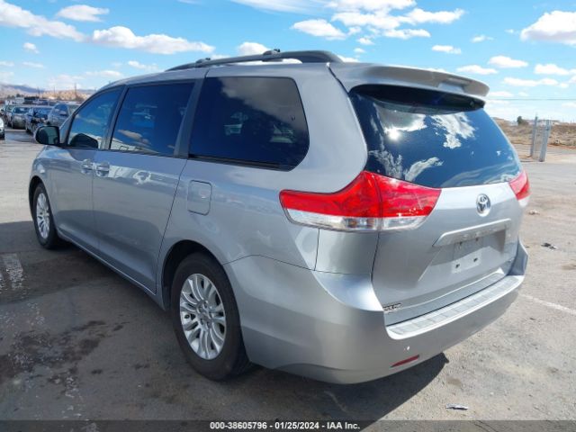 Photo 2 VIN: 5TDYK3DC8CS245729 - TOYOTA SIENNA 