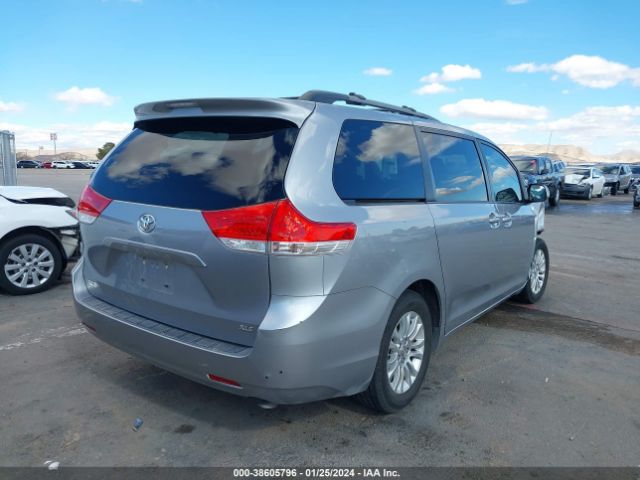 Photo 3 VIN: 5TDYK3DC8CS245729 - TOYOTA SIENNA 