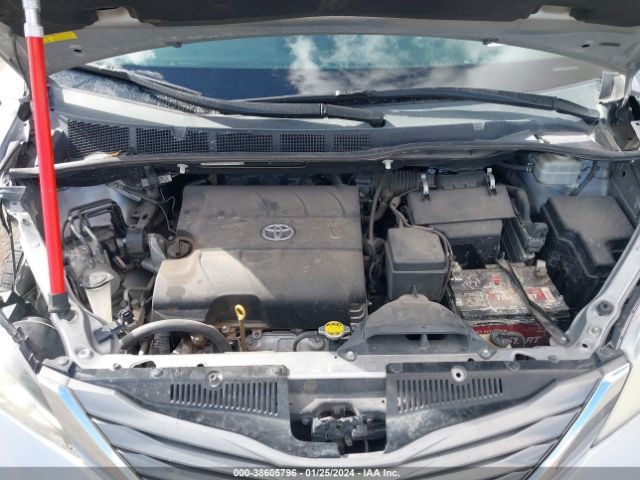 Photo 9 VIN: 5TDYK3DC8CS245729 - TOYOTA SIENNA 