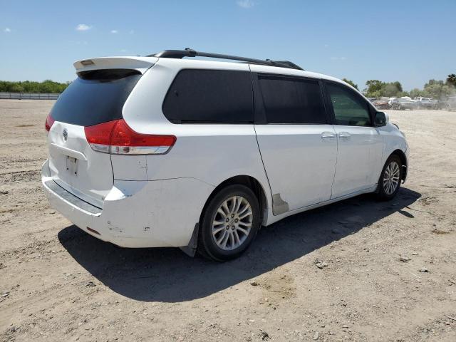 Photo 2 VIN: 5TDYK3DC8CS250655 - TOYOTA SIENNA XLE 