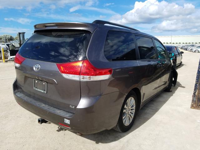 Photo 3 VIN: 5TDYK3DC8CS261252 - TOYOTA SIENNA XLE 