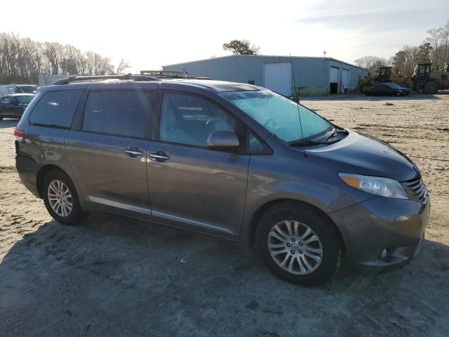 Photo 3 VIN: 5TDYK3DC8DS285777 - TOYOTA SIENNA XLE 