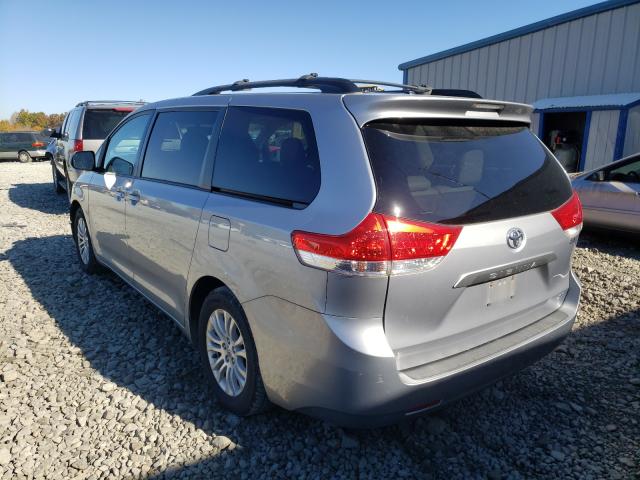 Photo 2 VIN: 5TDYK3DC8DS291000 - TOYOTA SIENNA XLE 