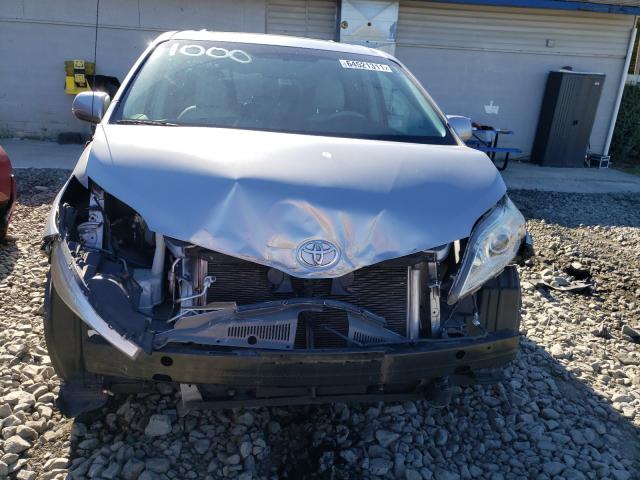 Photo 8 VIN: 5TDYK3DC8DS291000 - TOYOTA SIENNA XLE 