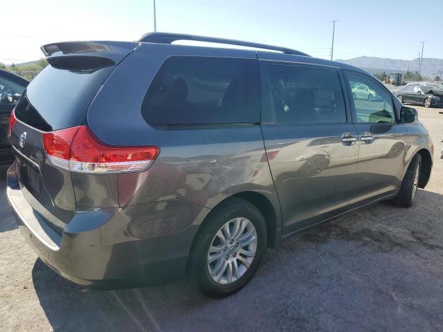 Photo 2 VIN: 5TDYK3DC8DS297542 - TOYOTA SIENNA XLE 