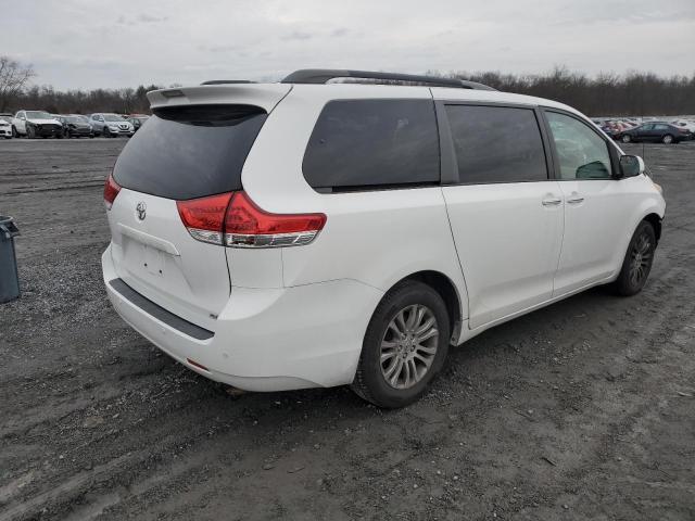 Photo 2 VIN: 5TDYK3DC8DS299095 - TOYOTA SIENNA XLE 