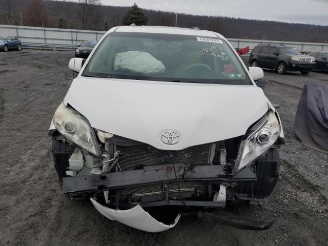 Photo 4 VIN: 5TDYK3DC8DS299095 - TOYOTA SIENNA XLE 