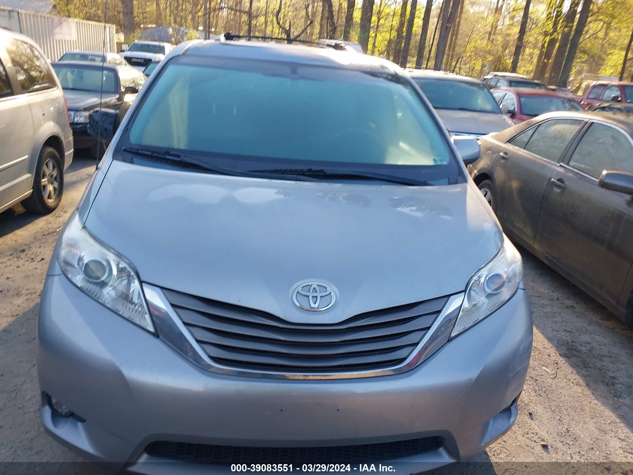 Photo 10 VIN: 5TDYK3DC8DS299629 - TOYOTA SIENNA 