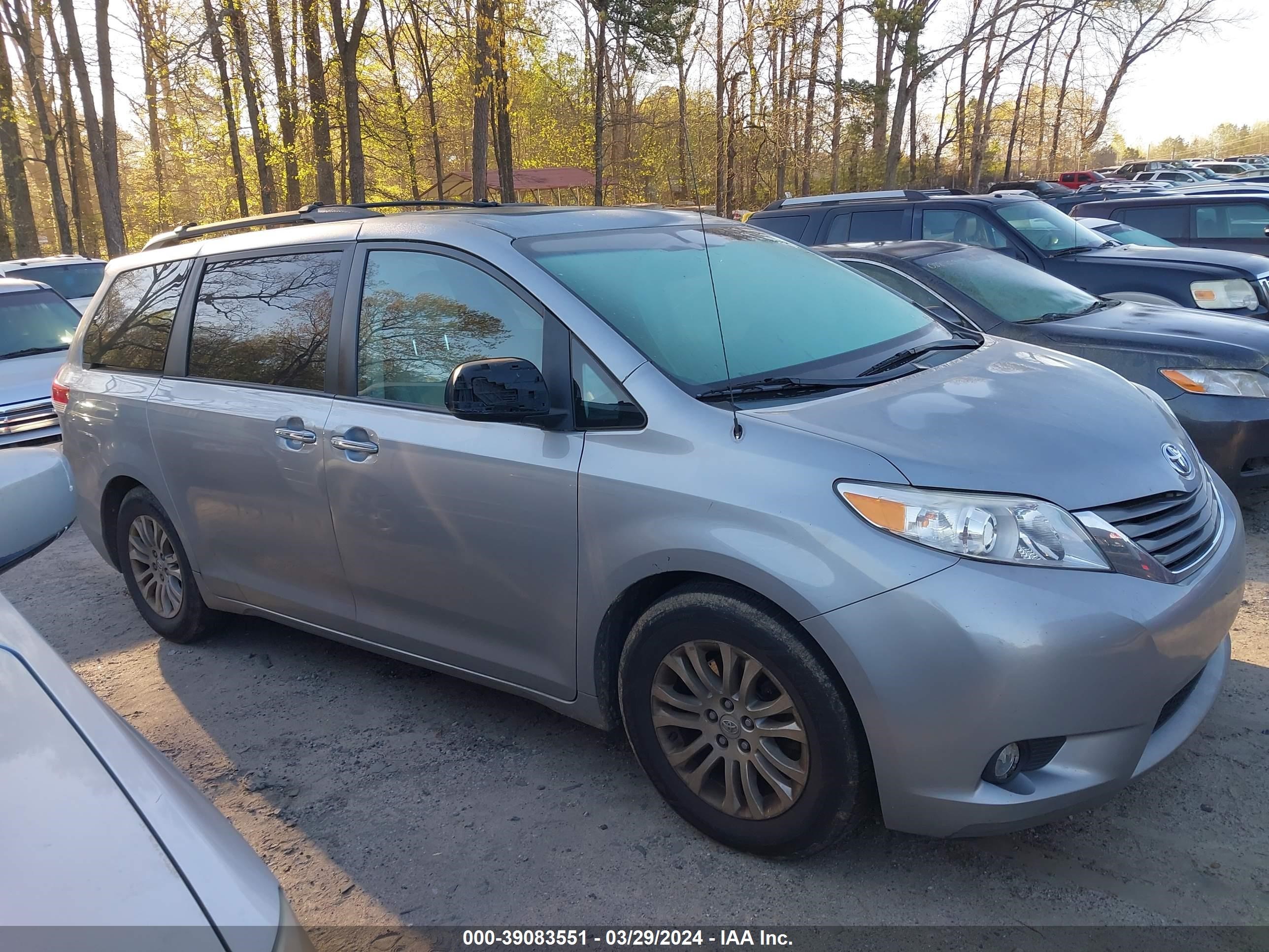 Photo 11 VIN: 5TDYK3DC8DS299629 - TOYOTA SIENNA 