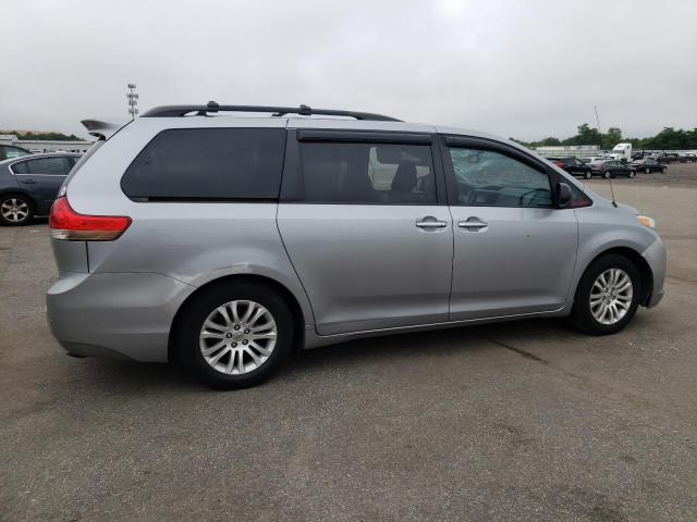 Photo 2 VIN: 5TDYK3DC8DS317756 - TOYOTA SIENNA XLE 